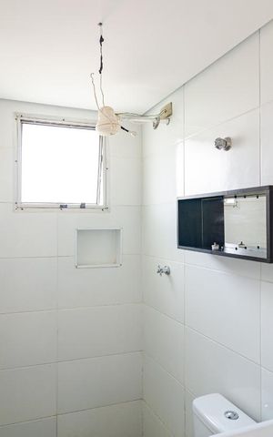 Apartamento à venda com 55m², 2 quartos e 1 vaga Apartamento à venda com 55m², 2 quartos e 1 vagaBanheiro Social