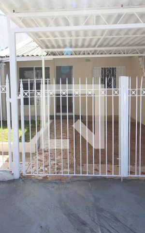 Casa para alugar com 70m², 2 quartos e 1 vagaFachada