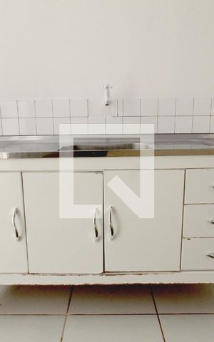 Casa para alugar com 70m², 2 quartos e 1 vagaCozinha - Armários