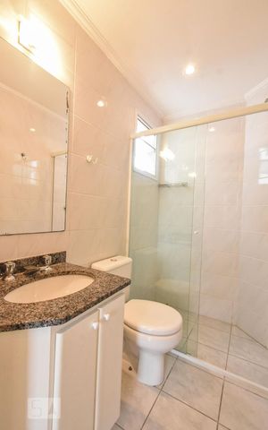 Apartamento para alugar com 55m², 2 quartos e 2 vagasBanheiro 02