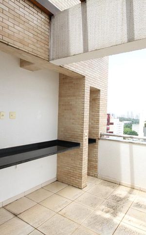 Apartamento à venda com 140m², 2 quartos e 2 vagasVaranda