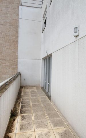Apartamento à venda com 140m², 2 quartos e 2 vagasVaranda