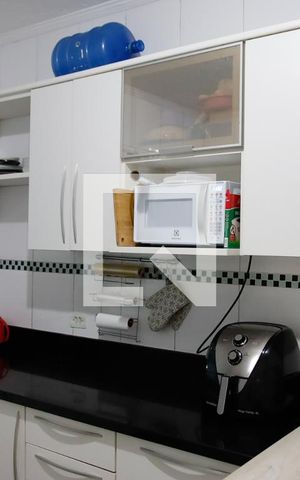 Casa à venda com 170m², 6 quartos e 1 vaga Casa à venda com 170m², 6 quartos e 1 vagaCozinha
