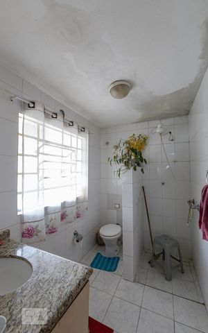 Casa para alugar com 408m², 2 quartos e sem vaga Casa para alugar com 408m², 2 quartos e sem vagaBanheiro