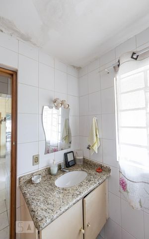 Casa para alugar com 408m², 2 quartos e sem vaga Casa para alugar com 408m², 2 quartos e sem vagaBanheiro