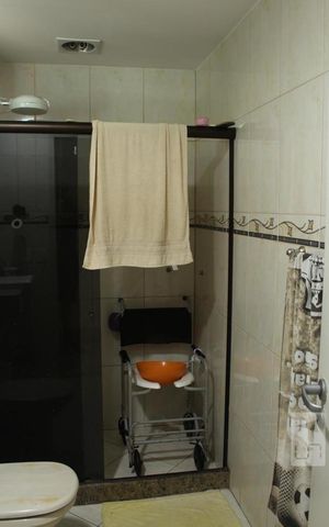 Casa à venda com 300m², 6 quartos e 2 vagasBanheiro social