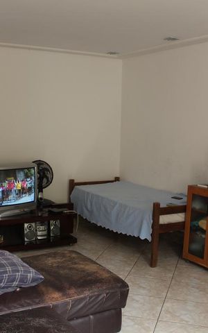 Casa à venda com 300m², 6 quartos e 2 vagasSala