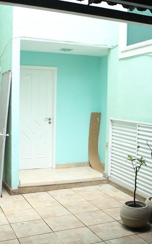 Casa à venda com 300m², 6 quartos e 2 vagasEntrada - casa 2