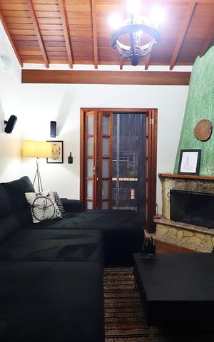 Casa à venda com 360m², 3 quartos e 2 vagasSala de TV