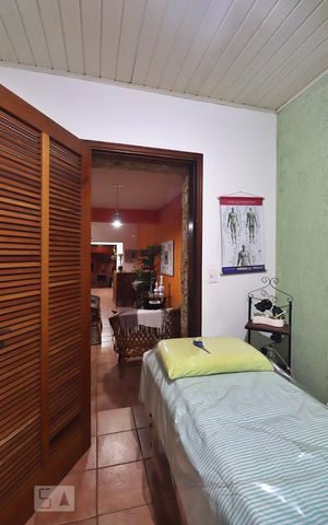 Casa à venda com 360m², 3 quartos e 2 vagasQuarto de Serviço