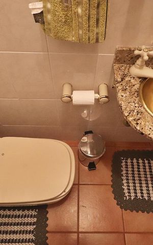 Casa à venda com 360m², 3 quartos e 2 vagasLavabo