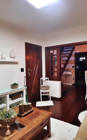 Casa à venda com 360m², 3 quartos e 2 vagasSala
