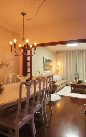Casa à venda com 360m², 3 quartos e 2 vagasSala