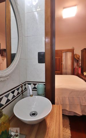 Casa à venda com 360m², 3 quartos e 2 vagasBanheiro da Suíte 2