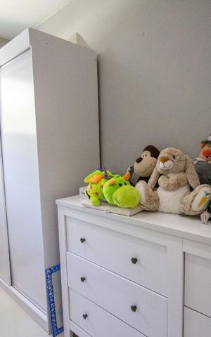 Casa de condomínio à venda com 420m², 5 quartos e 3 vagas Casa de condomínio à venda com 420m², 5 quartos e 3 vagasCloset da Suíte 2