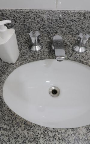 Apartamento à venda com 71m², 3 quartos e 2 vagasBanheiro Social - pia