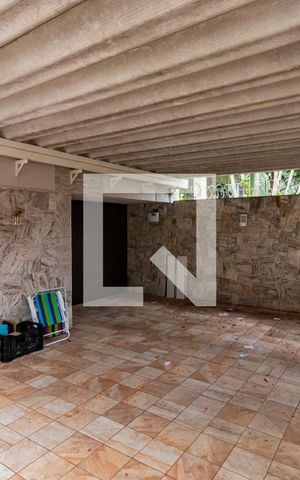 Casa à venda com 348m², 4 quartos e 3 vagasGaragem