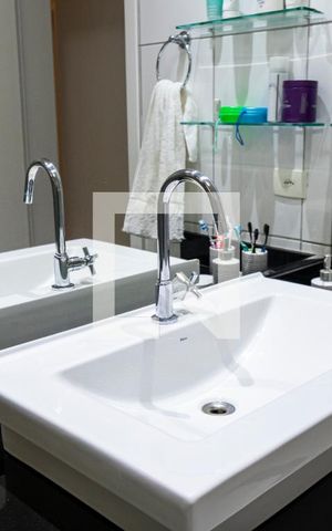 Casa à venda com 348m², 4 quartos e 3 vagasBanheiro social