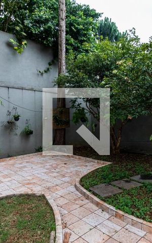Casa à venda com 348m², 4 quartos e 3 vagasQuintal
