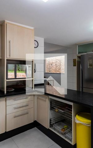 Casa à venda com 348m², 4 quartos e 3 vagasCozinha