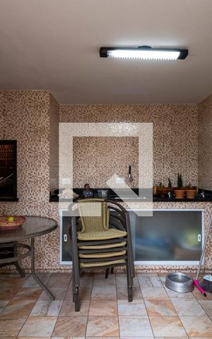Casa à venda com 348m², 4 quartos e 3 vagasChurrasqueira