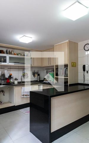 Casa à venda com 348m², 4 quartos e 3 vagasCozinha
