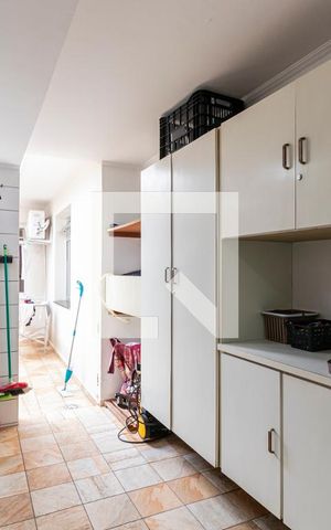 Casa à venda com 348m², 4 quartos e 3 vagasÁrea de serviço