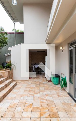 Casa à venda com 348m², 4 quartos e 3 vagasQuintal