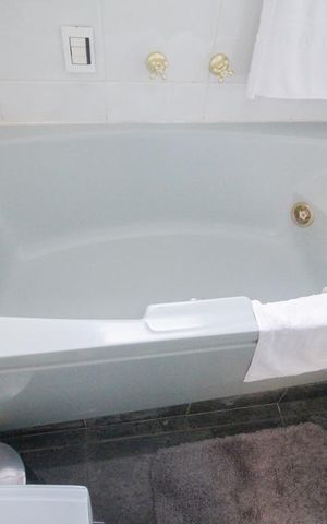 Apartamento à venda com 230m², 3 quartos e 3 vagas Apartamento à venda com 230m², 3 quartos e 3 vagasSuite Quarto 1