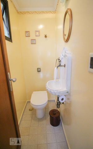 Apartamento à venda com 230m², 3 quartos e 3 vagas Apartamento à venda com 230m², 3 quartos e 3 vagasLavabo