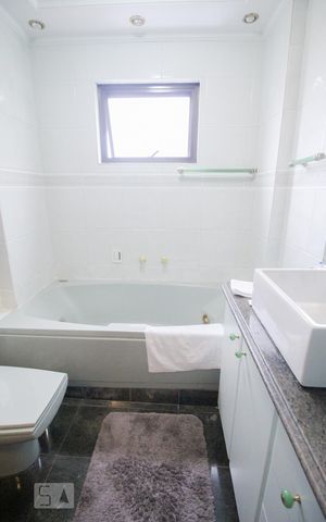 Apartamento à venda com 230m², 3 quartos e 3 vagas Apartamento à venda com 230m², 3 quartos e 3 vagasSuite Quarto 1