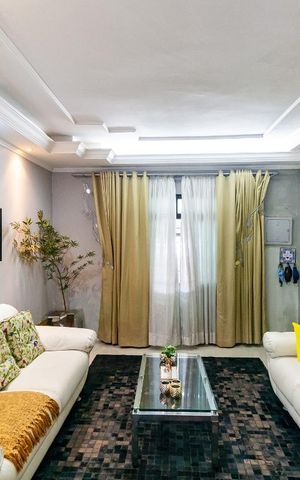 Casa à venda com 125m², 3 quartos e 2 vagas Casa à venda com 125m², 3 quartos e 2 vagasSala