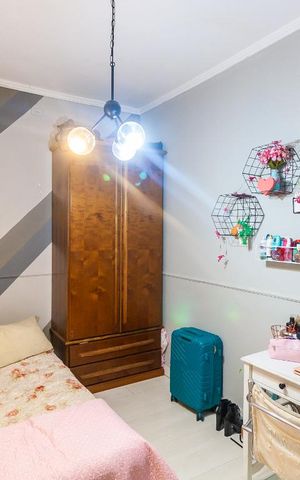 Casa à venda com 125m², 3 quartos e 2 vagas Casa à venda com 125m², 3 quartos e 2 vagasQuarto