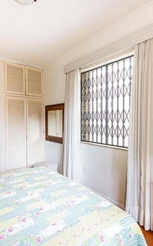 Casa à venda com 800m², 4 quartos e 4 vagas Casa à venda com 800m², 4 quartos e 4 vagasQuarto 3