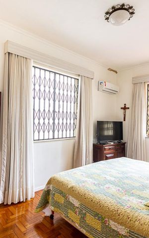 Casa à venda com 800m², 4 quartos e 4 vagas Casa à venda com 800m², 4 quartos e 4 vagasQuarto 3