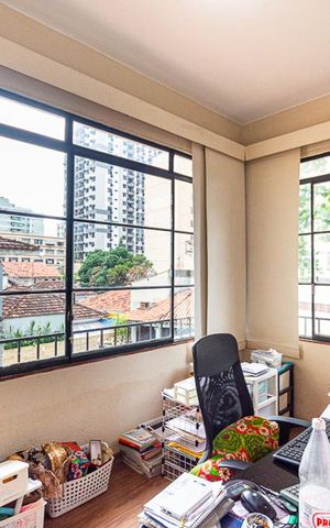 Casa à venda com 800m², 4 quartos e 4 vagas Casa à venda com 800m², 4 quartos e 4 vagasEscritório