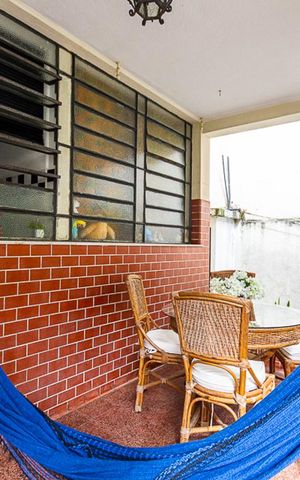 Casa à venda com 800m², 4 quartos e 4 vagas Casa à venda com 800m², 4 quartos e 4 vagasVaranda dos Fundos