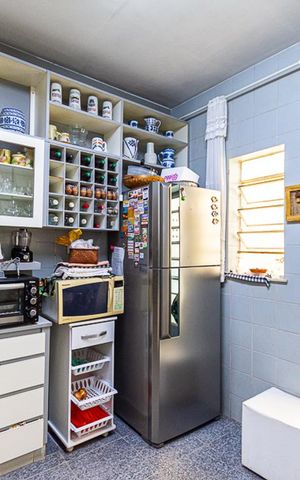 Casa à venda com 800m², 4 quartos e 4 vagas Casa à venda com 800m², 4 quartos e 4 vagasCozinha