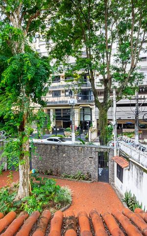 Casa à venda com 800m², 4 quartos e 4 vagas Casa à venda com 800m², 4 quartos e 4 vagasVista do quarto 2