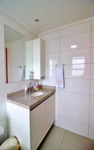 Apartamento à venda com 83m², 2 quartos e 2 vagasBanheiro da Suíte 1