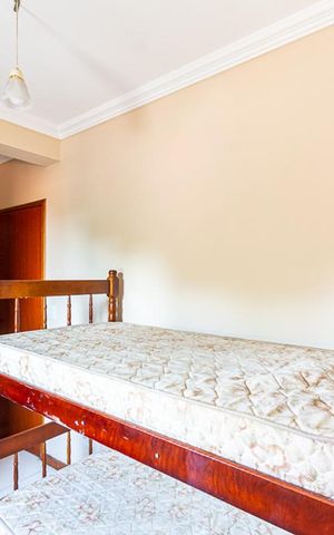 Casa à venda com 700m², 13 quartos e 3 vagas Casa à venda com 700m², 13 quartos e 3 vagasQuarto