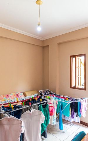 Casa à venda com 700m², 13 quartos e 3 vagas Casa à venda com 700m², 13 quartos e 3 vagasSala