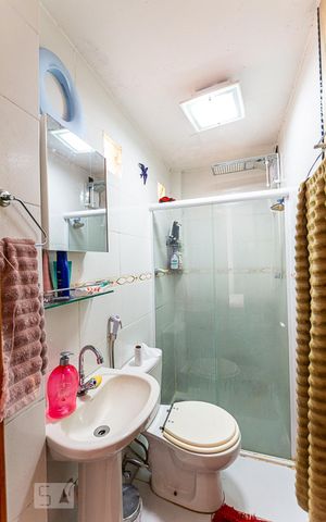 Casa à venda com 700m², 13 quartos e 3 vagas Casa à venda com 700m², 13 quartos e 3 vagasBanheiro