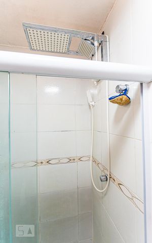 Casa à venda com 700m², 13 quartos e 3 vagas Casa à venda com 700m², 13 quartos e 3 vagasBanheiro
