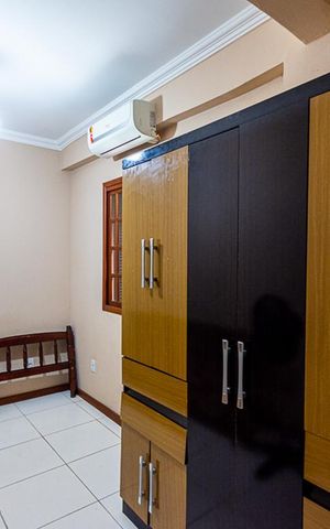 Casa à venda com 700m², 13 quartos e 3 vagas Casa à venda com 700m², 13 quartos e 3 vagasQuarto