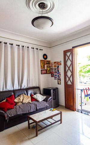 Casa à venda com 700m², 13 quartos e 3 vagas Casa à venda com 700m², 13 quartos e 3 vagasSala