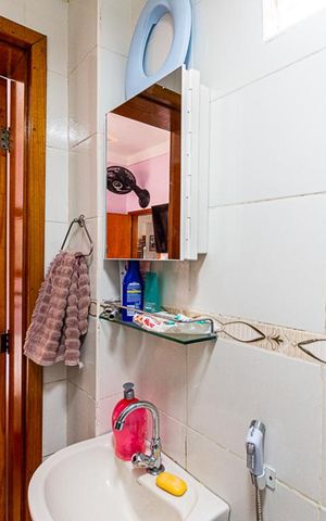 Casa à venda com 700m², 13 quartos e 3 vagas Casa à venda com 700m², 13 quartos e 3 vagasBanheiro
