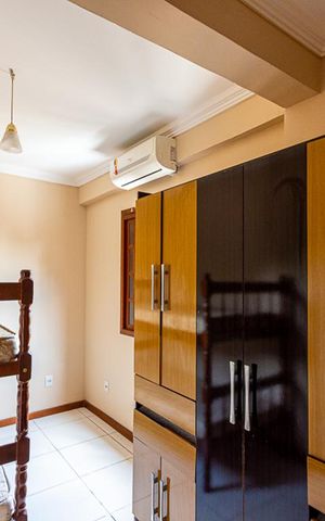Casa à venda com 700m², 13 quartos e 3 vagas Casa à venda com 700m², 13 quartos e 3 vagasQuarto