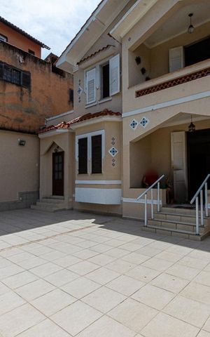 Casa à venda com 700m², 13 quartos e 3 vagas Casa à venda com 700m², 13 quartos e 3 vagasÁrea Externa