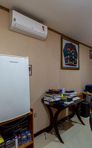 Casa à venda com 700m², 13 quartos e 3 vagas Casa à venda com 700m², 13 quartos e 3 vagasQuarto